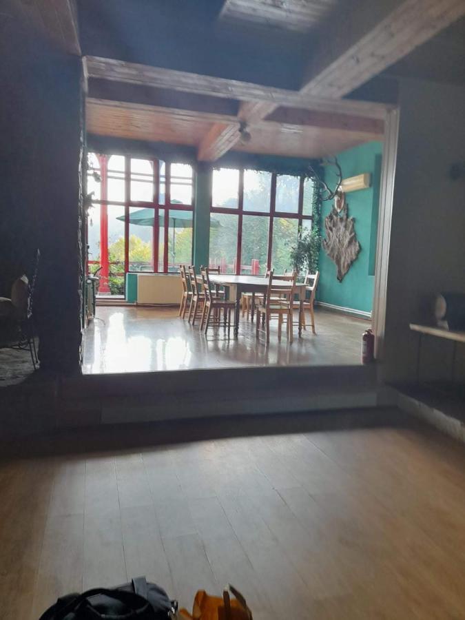 Barlogul Ursilor Lepsa Hotel Bagian luar foto