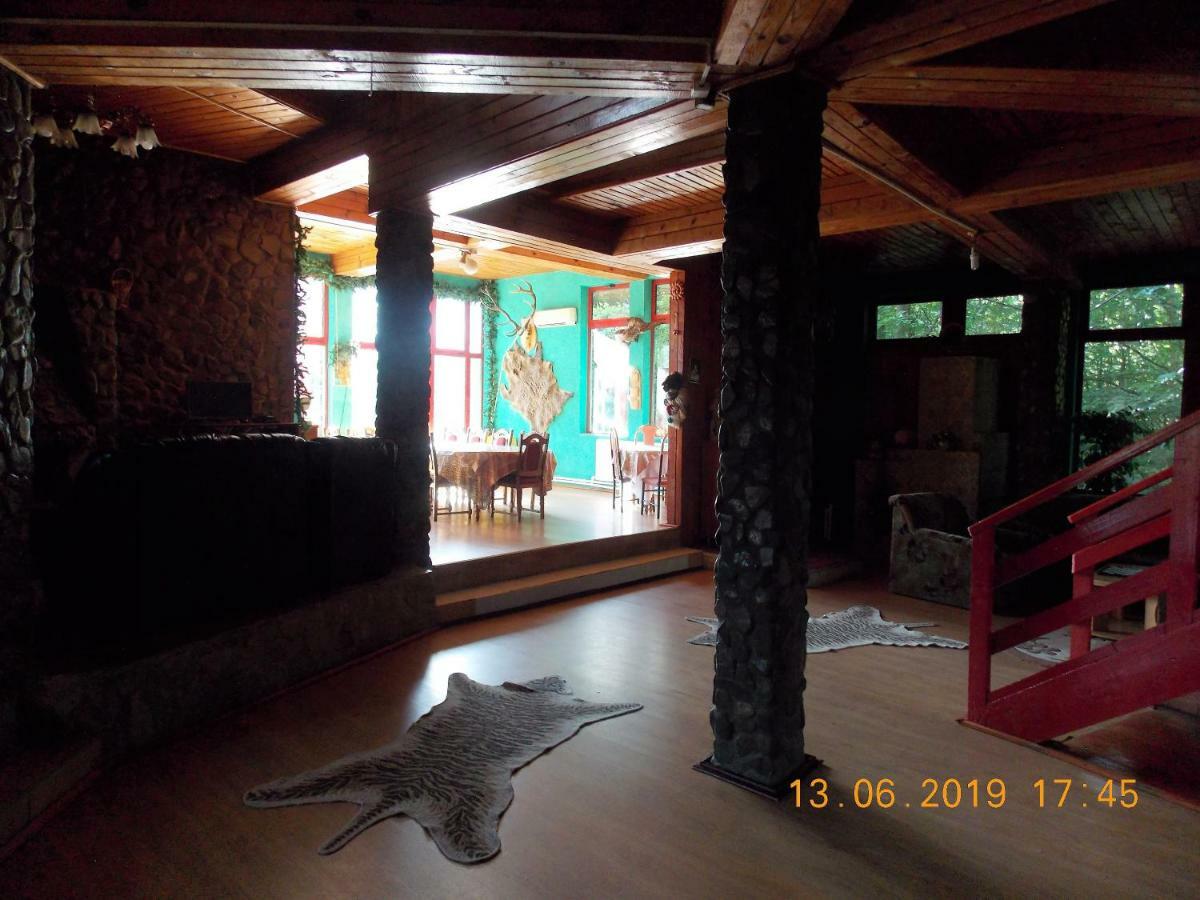 Barlogul Ursilor Lepsa Hotel Bagian luar foto